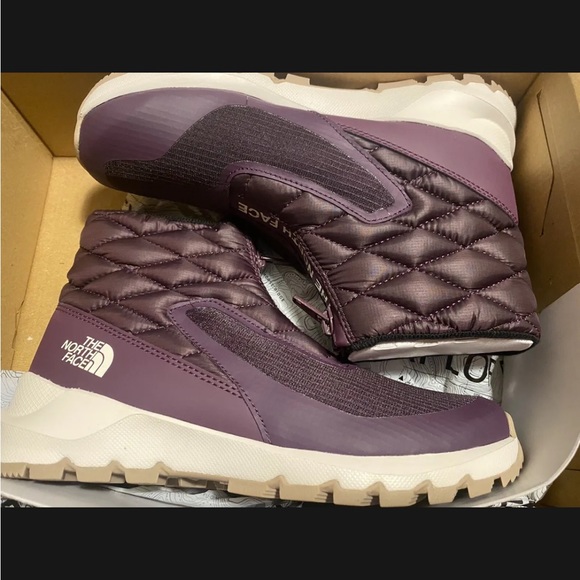 The north face women’s thermoball progressive zip winter boots - Picture 3 of 3